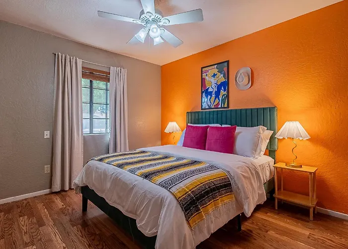 Holiday home Cozy Winter Getaway Heated Pool L Family Friendly
