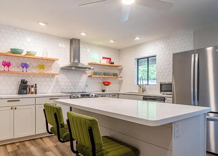 Cozy Winter Getaway Heated Pool L Family Friendly Holiday home Yuma