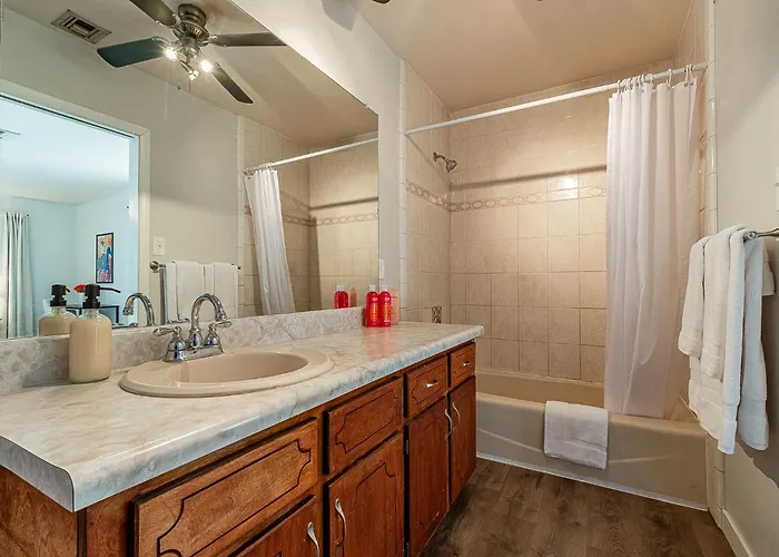 Holiday home Cozy Winter Getaway Heated Pool L Family Friendly