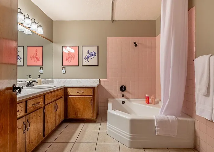Cozy Winter Getaway Heated Pool L Family Friendly