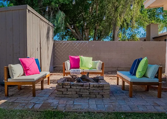Cozy Winter Getaway Heated Pool L Family Friendly Holiday home *